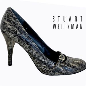 Stuart Weitzman gray snake print Mary Jane Pumps Sz 8.5